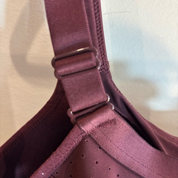 LULULEMON Sz 36D Padded Burgundy Sports Bra - Picture 9 of 9